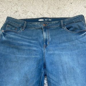 Power Slim Straight - Mid Rise. SIZE 18 Old Navy Jeans